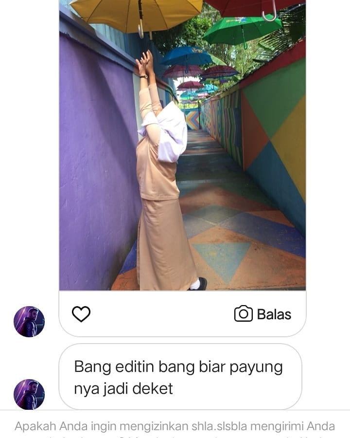 8 Foto editan 'cewek pengen payungan' ini hasilnya malah absurd parah