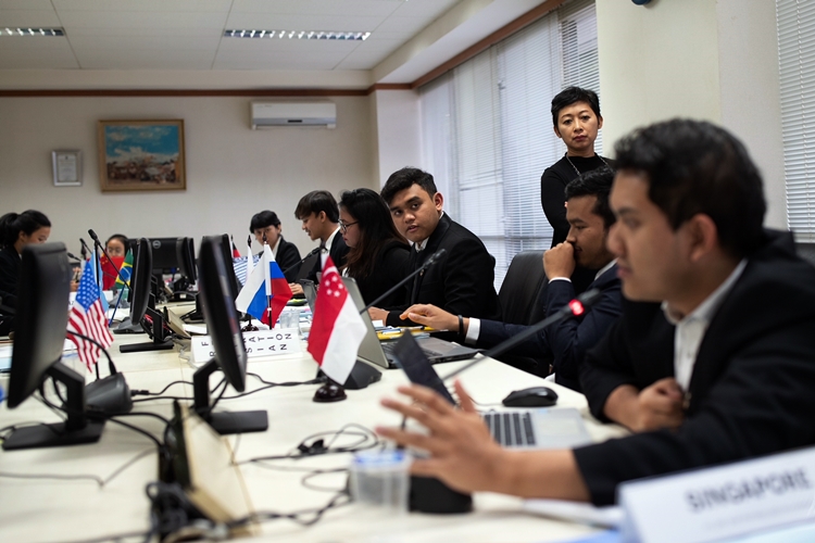 10 Mahasiswa Indonesia ini sabet juara simulasi sidang PBB, keren!