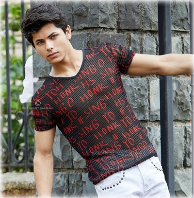 10 Aura macho Siddharth Nigam, putra mahkota di serial Chandra Nandini