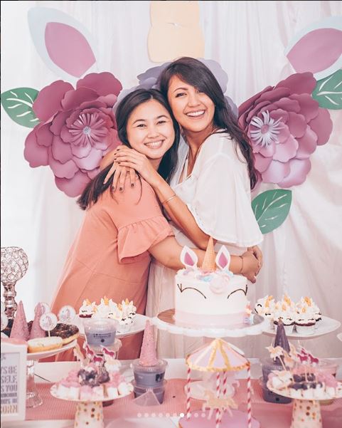 10 Potret keseruan baby shower Sharena Delon, gemes berkonsep unicorn