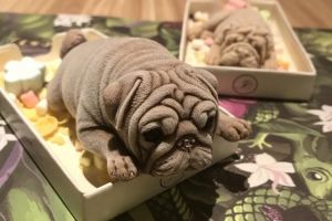 Es krim ini berbentuk anak anjing tertidur, detailnya terlihat nyata