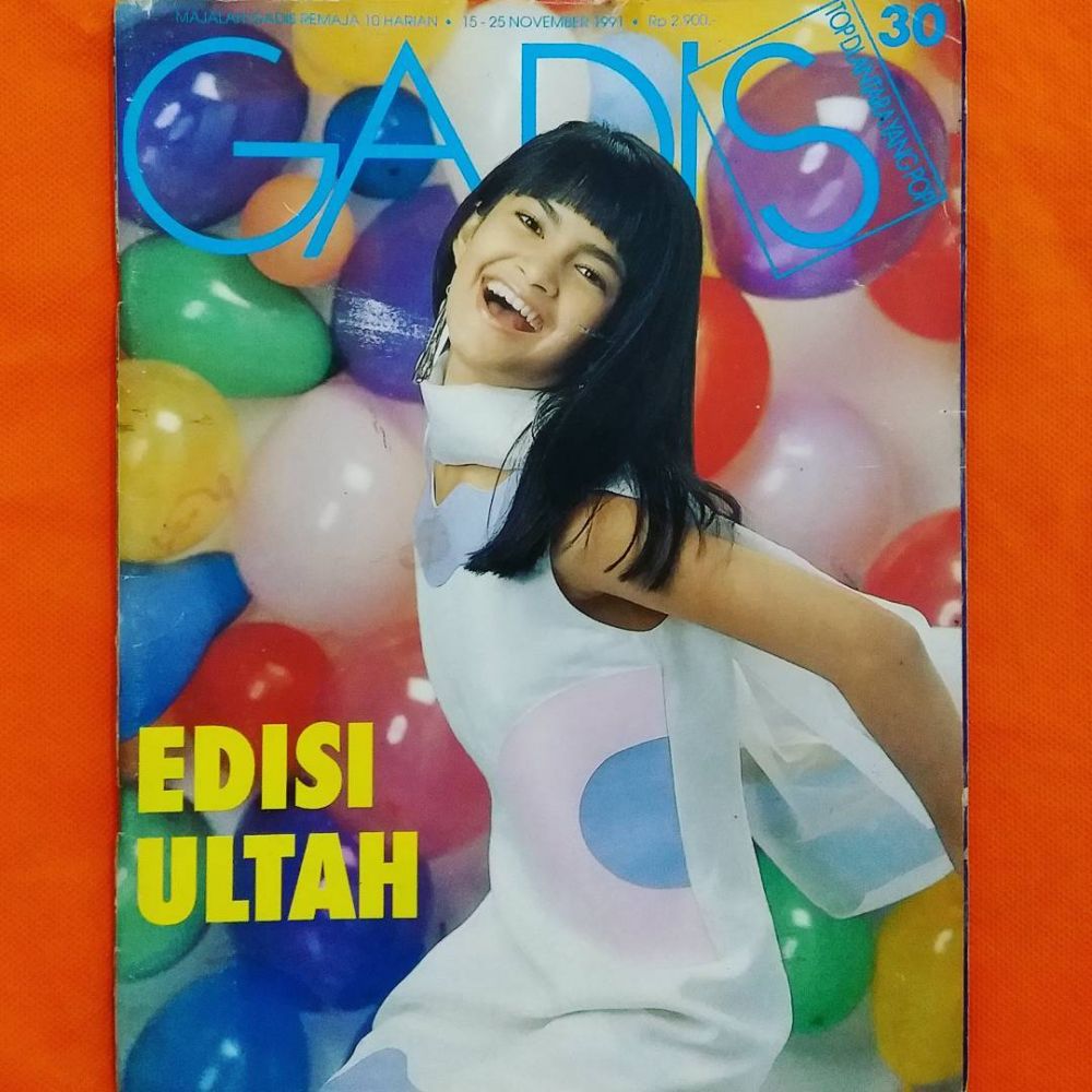 Gaul & ceria, ini 10 gaya Cut Tari saat jadi model majalah jadul