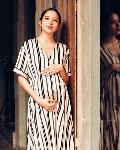 Lagi hamil, 8 foto ini bukti aura cantik Putri Marino makin terpancar