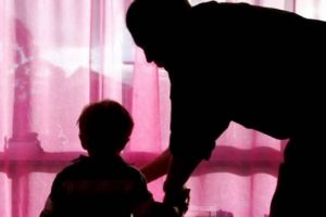 Bikin geram, guru SD ini lecehkan siswa & paksa nonton film dewasa