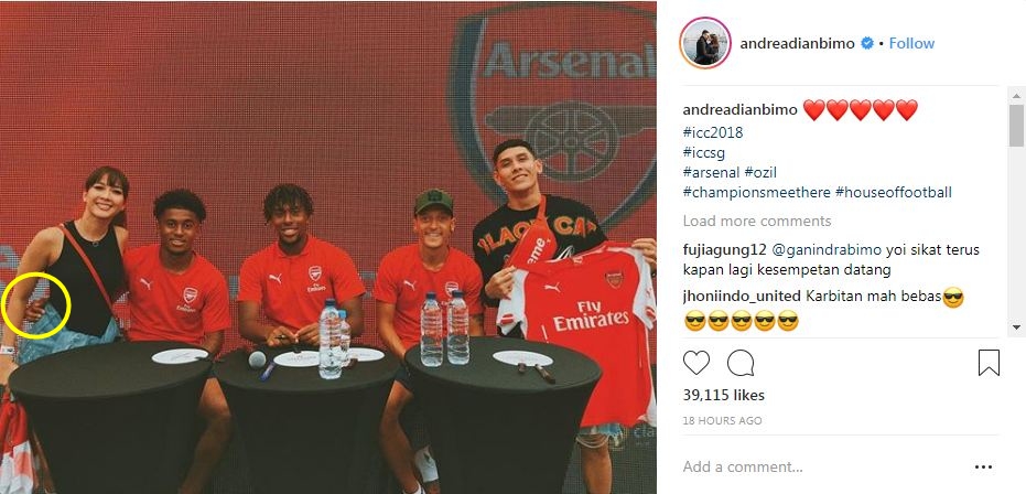 Andrea ketemu bintang Arsenal, posisi tangan Reiss Nelson bikin salfok