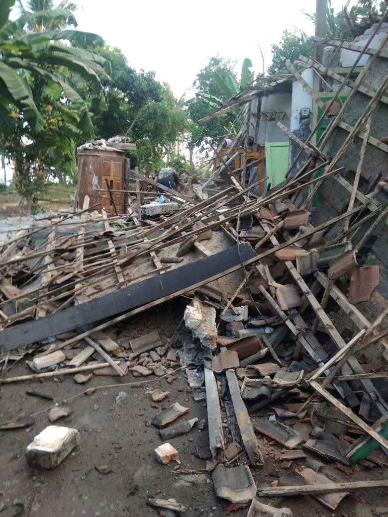 11 Potret beberapa sudut Lombok pasca diguncang gempa Minggu pagi