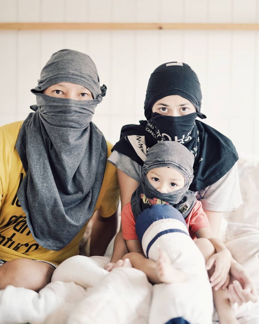 Dari ninja hingga pembalap, ini 5 kostum kocak keluarga Ringgo Agus