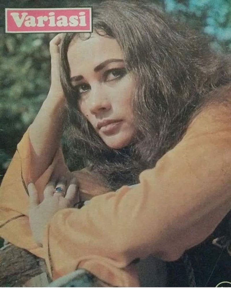 5 Potret lawas Suzanna, sejak muda sudah terlihat cantik memesona