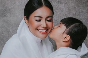 Putrinya dirawat di Singapura, Denada rela jual apartemen mewah