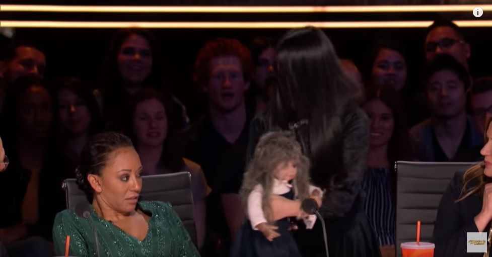 6 Momen Mel B ketakutan diajak bermain Riana di America's Got Talent