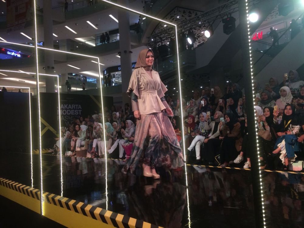 Rancangan 4 desainer ini jadi penutup Jakarta Modest Fashion Week 2018
