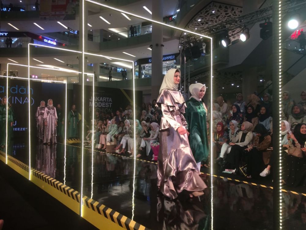 Rancangan 4 desainer ini jadi penutup Jakarta Modest Fashion Week 2018