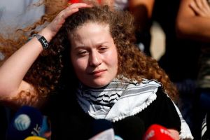 10 Momen haru pembebasan remaja Palestina usai ditahan Israel 8 bulan