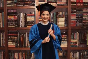 Sudah lulus S2, begini 10 momen kebahagiaan wisuda Ashanty