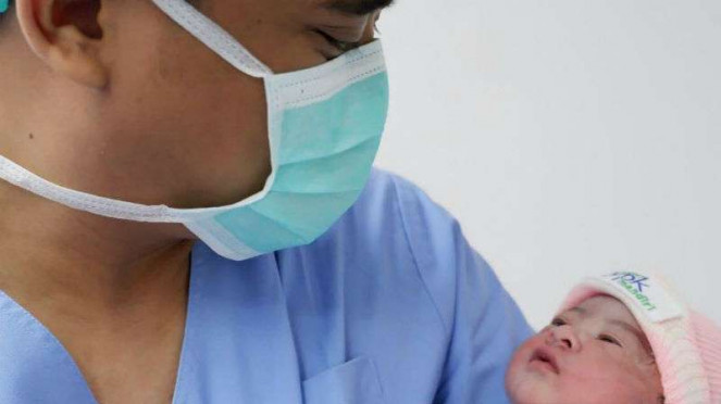 Kahiyang Ayu lahirkan bayi perempuan, begini potret cantiknya