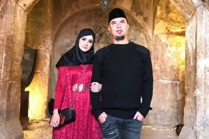 5 Seleb Tanah Air ini putuskan ganti nama, ada yang demi nyaleg