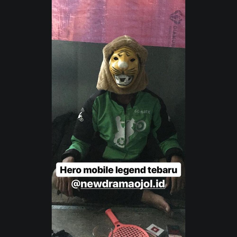 7 Helm ala driver ojek online ini bikin penumpang ketawa sampai tujuan