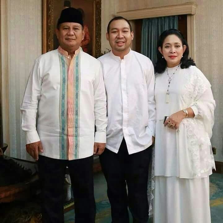 9 Foto nostalgia harmonisnya Titiek-Prabowo, warganet doakan balikan