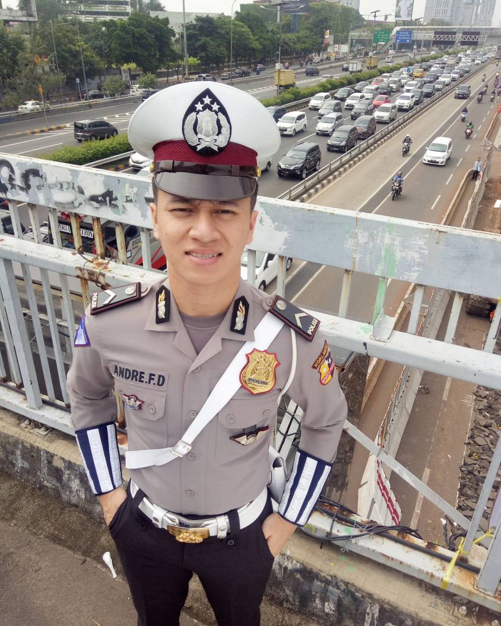 10 Pesona Bripda Andre, polisi ganteng yang bikin kamu semangat 86!
