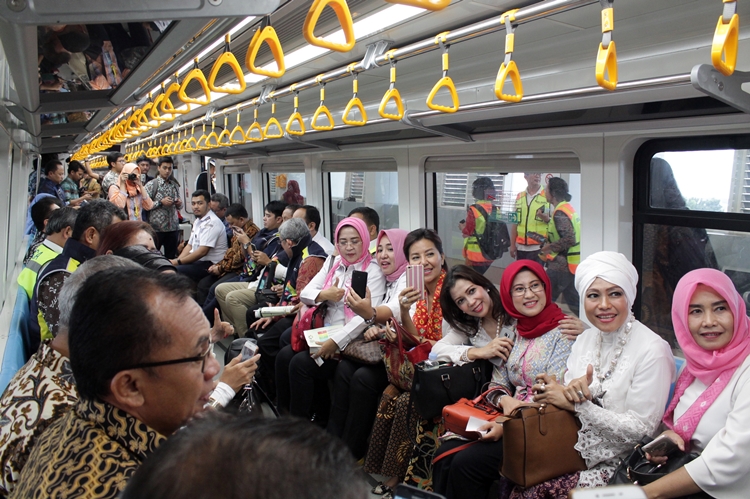 LRT Sumsel resmi beroperasi, transportasi keren saat Asian Games