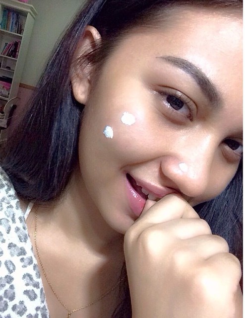 Biasa tampil cetar, begini 6 raut wajah Ariel Tatum jika tanpa makeup