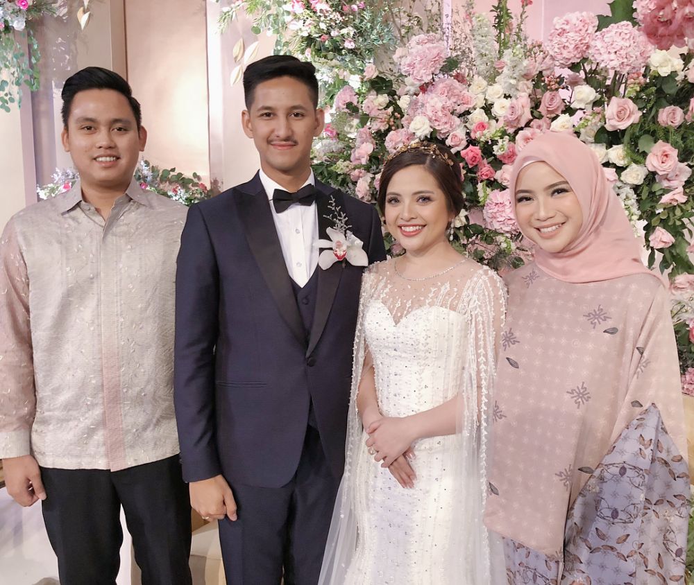 Gaya 10 seleb hadir di pernikahan Tasya Kamila & Randi, serasa reuni