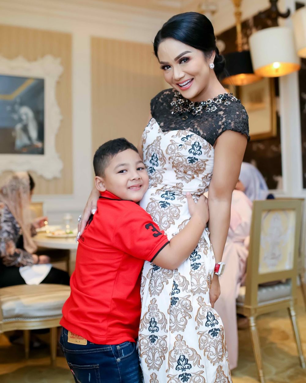 5 Seleb Tanah Air ini temukan nama anak dari mimpi, penuh makna