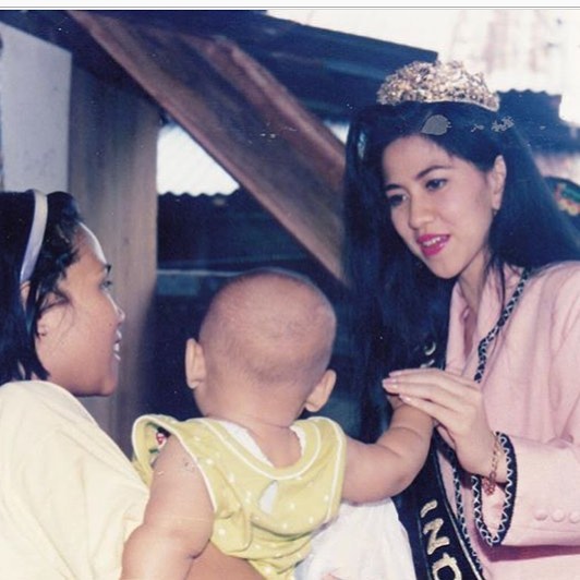 Genap berusia 46 tahun, 13 foto ini bukti Venna Melinda nggak menua 