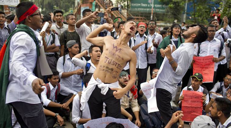 9 Aksi protes ribuan pelajar di Bangladesh, tuntut aturan lalu lintas