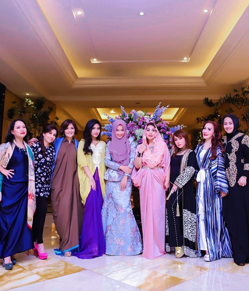 10 Gaya Sucianti Suaib, politisi cantik sekaligus sosialita hijaber