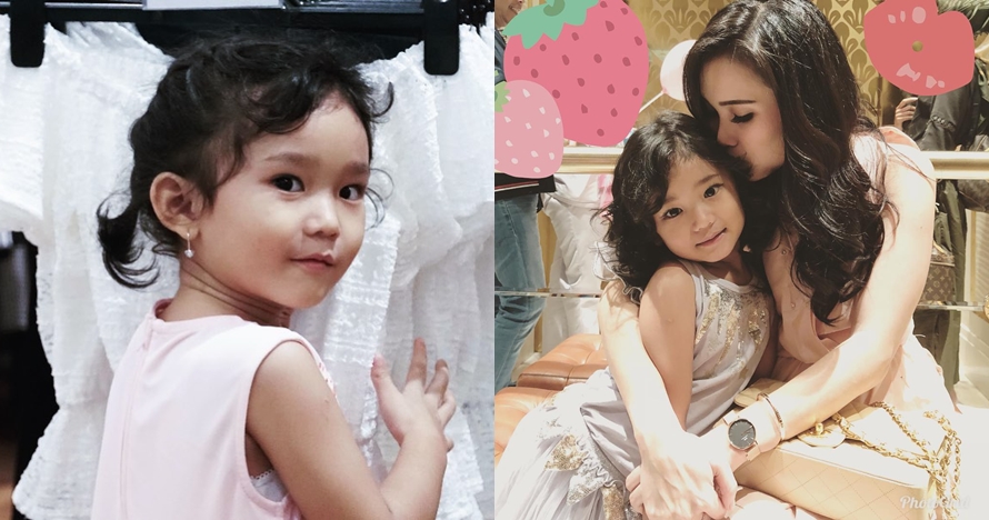 7 Fashion item mewah putri Ayu Ting Ting, satu topi capai Rp 16 jutaan
