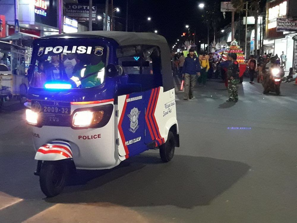 Meski terkesan lambat, bajaj ini disulap jadi kendaraan patroli polisi