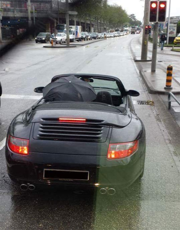 10 Kelakuan pengendara ini kocaknya bikin cengar-cengir di jalan