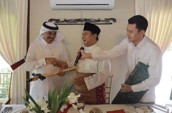 8 Pesona Ridwan Dhani, sekpri Prabowo yang bikin cewek salah fokus