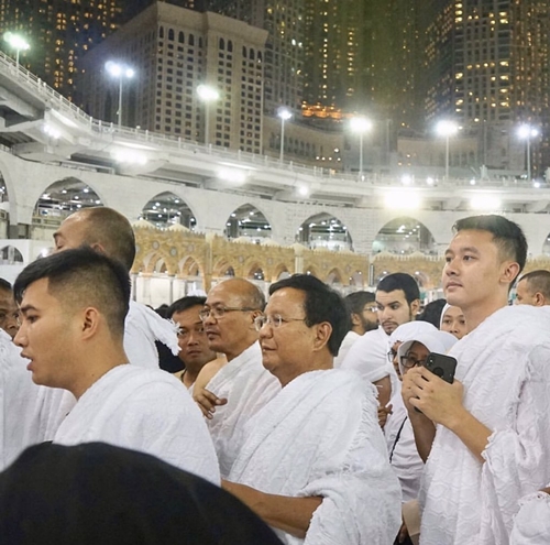 8 Pesona Ridwan Dhani, sekpri Prabowo yang bikin cewek salah fokus