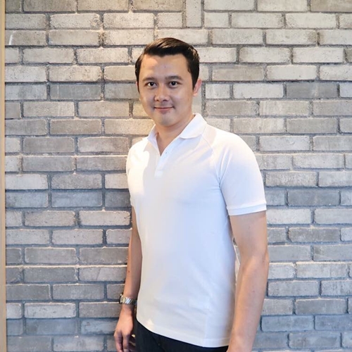 8 Pesona Ridwan Dhani, sekpri Prabowo yang bikin cewek salah fokus