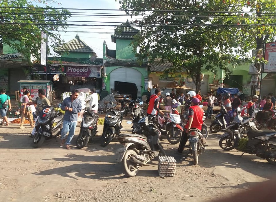 Bangkit dari duka, ini potret aktivitas pasar tradisional di Lombok
