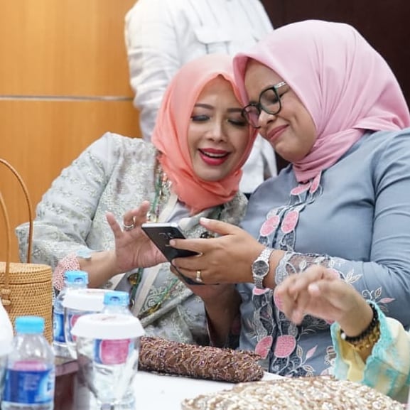 Jadi istri cawapres, ini 10 gaya keseharian Nur Asia istri Sandiaga