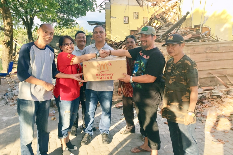 Dapat bantuan makanan, anak-anak korban gempa kembali ceria