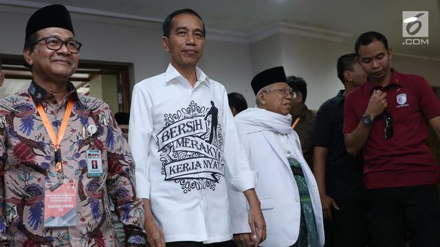Ini beda keunikan kemeja Jokowi saat daftar di KPU dan tes kesehatan