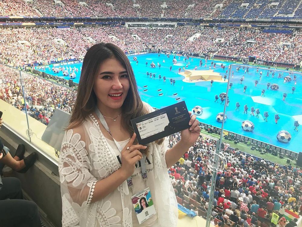 8 Momen seru Via Vallen nonton bola, dari Piala AFF sampai Piala Dunia