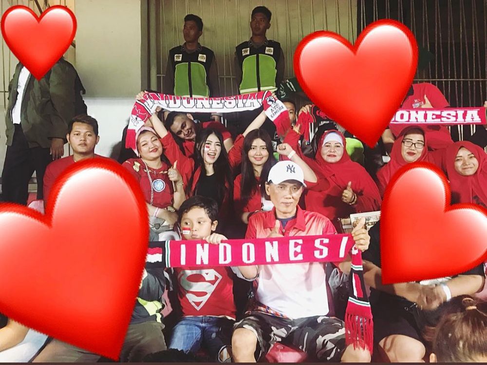 8 Momen seru Via Vallen nonton bola, dari Piala AFF sampai Piala Dunia