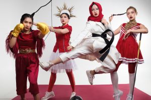 8 Gaya pemotretan bertema Asian Games ala Girls Squad, tetap glamor