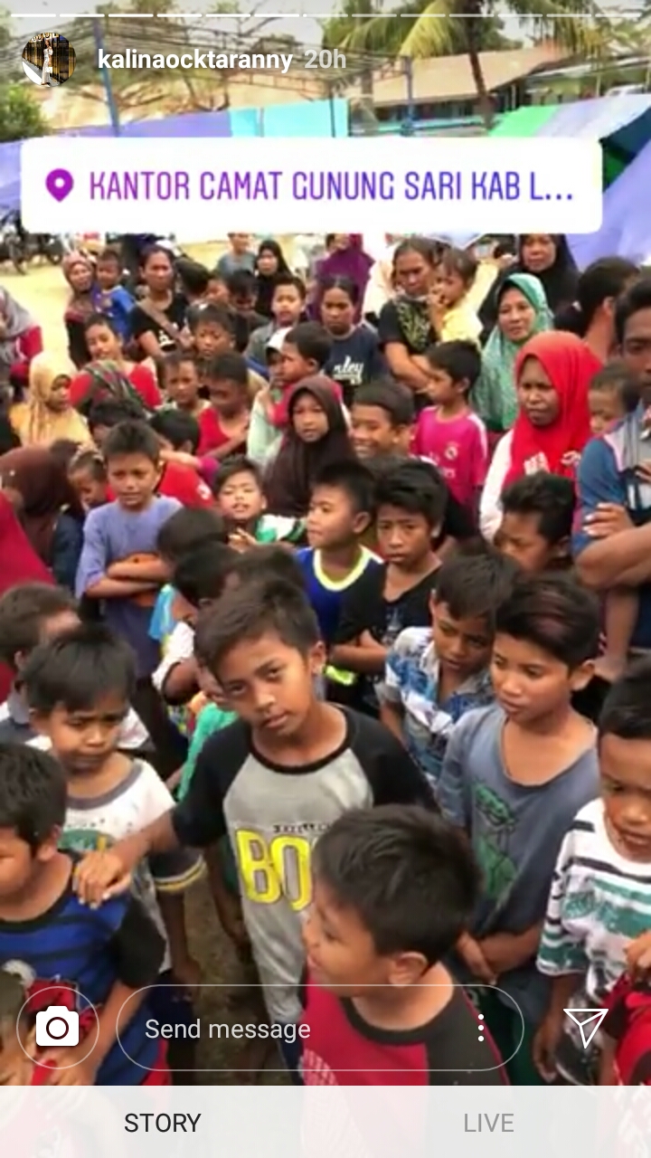 5 Momen Kalina Oktarani hibur anak-anak korban gempa bumi di Lombok