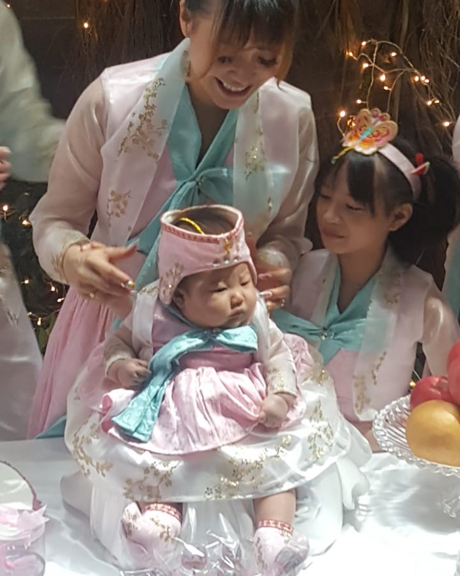 Tradisi Korea Selatan, ini 6 momen perayaan 100 hari anak Lee dan Moa