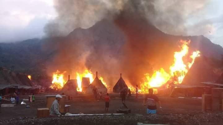 Kampung adat Gurusina NTT terbakar, puluhan rumah tradisional hangus