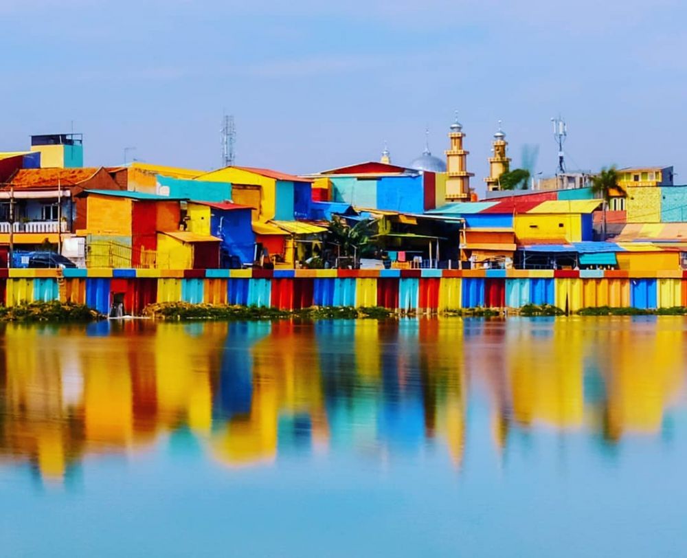 10 Potret menakjubkan kampung warna-warni di Danau Sunter