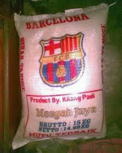 10 Merek nyeleneh produk khas Indonesia ini bukti penjualnya humoris