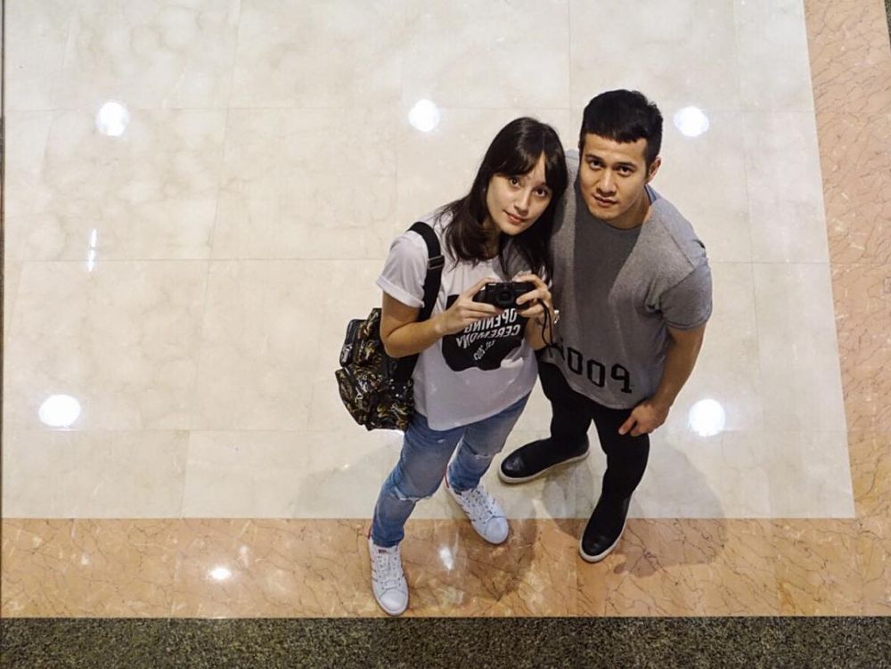 Layak dipuji, 5 pasangan seleb muda ini jarang pamer kemesraan