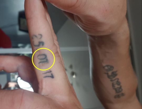 Berniat bikin tato tanggal nikah, ending yang dialami cowok ini kocak